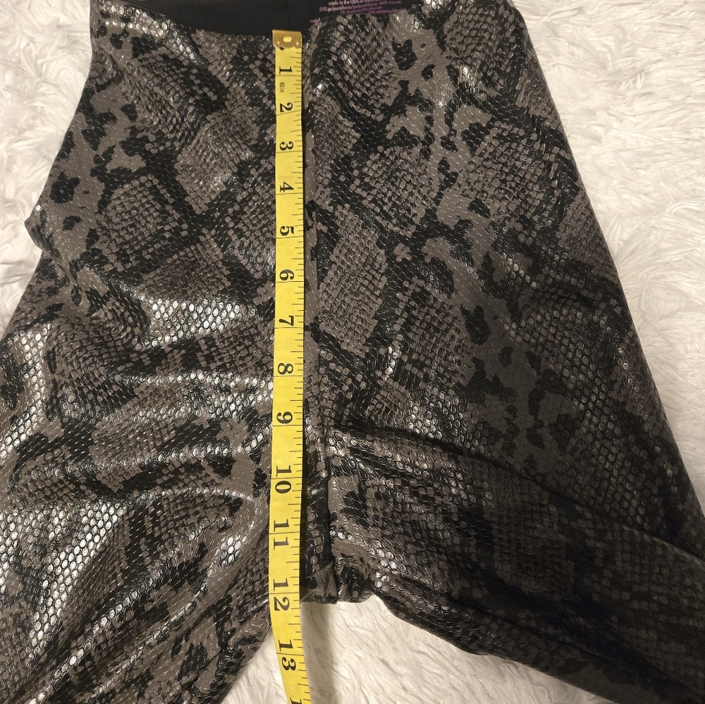 Commando Reptile Embossed Faux Leather Leggings in Grey Snakeskin  Size S - Picture 7 of 11